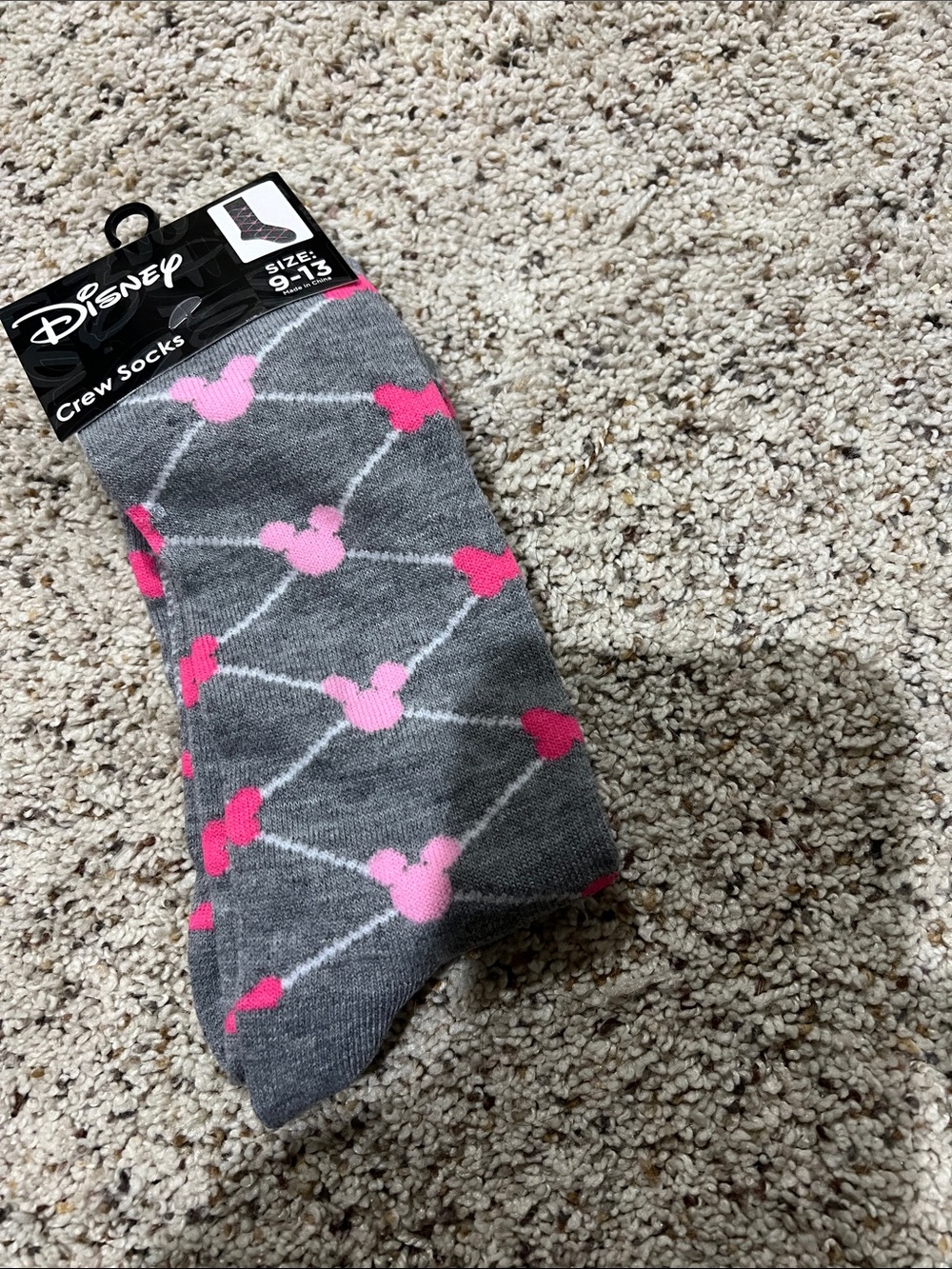 🌻🌻 Disney  Gray Crew Socks with Pink Minnie Head Pattern.
